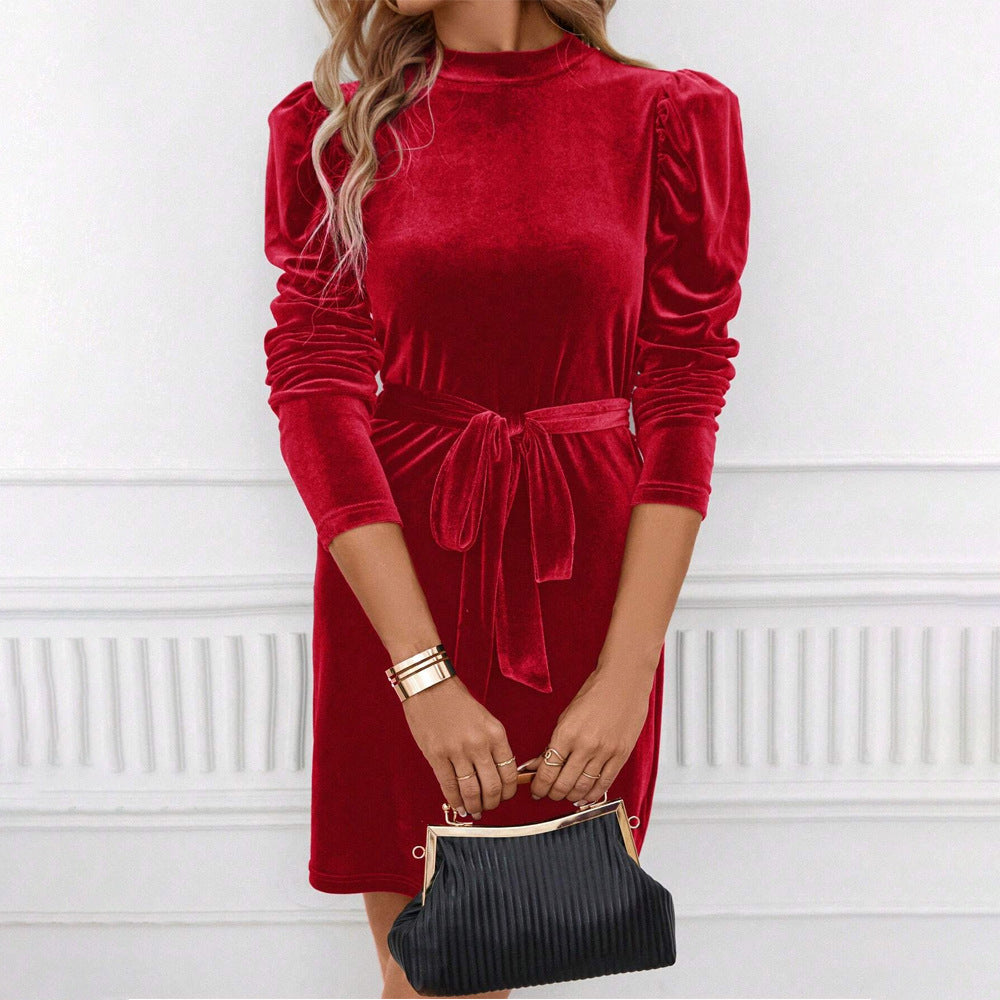 Robe mini en velours élégante pour femmes avec ceinture à nœud et manches bouffantes sophistiquées Chic & Stil