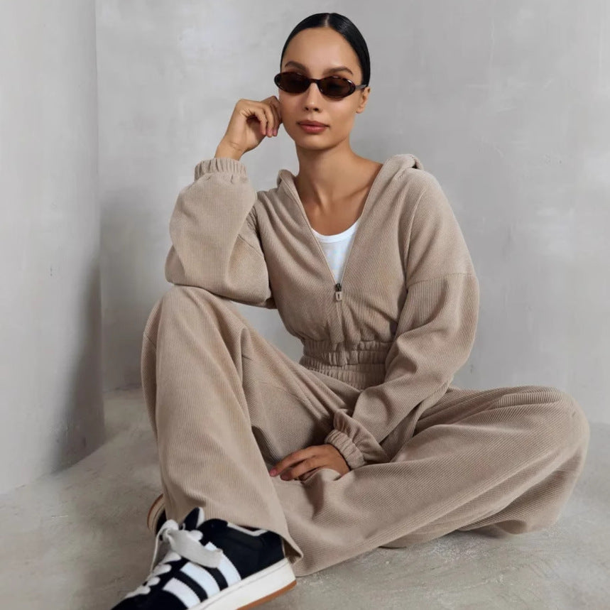 Ladies cropped sport top with zipper and loose fit Lune London
