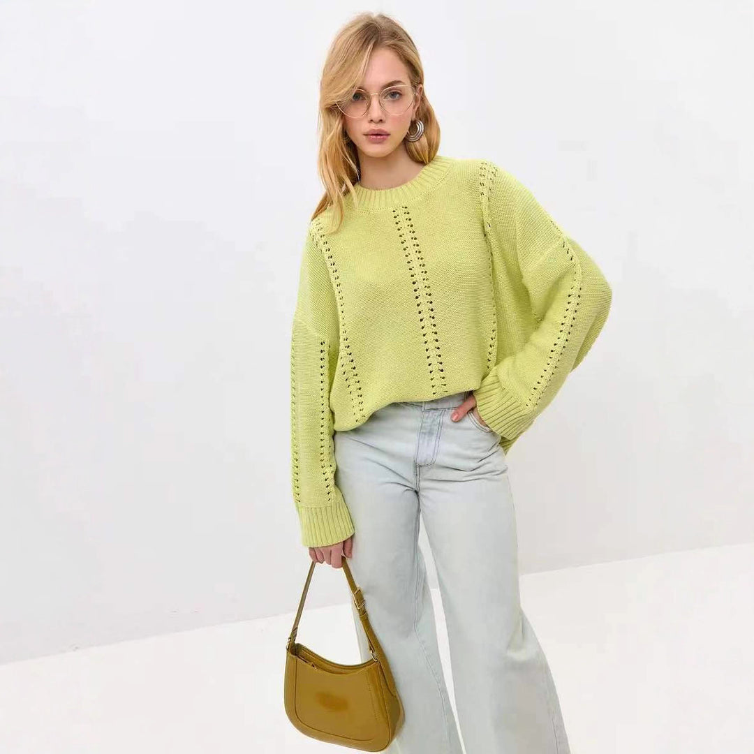Thick knit sweater for women with an elegant structure and a loose fit Lune London