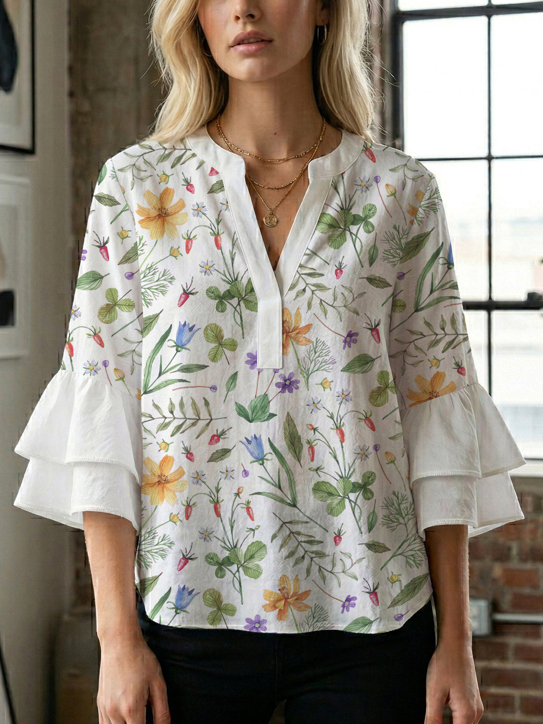Women's blouse shirt with voluminous sleeves and floral pattern Lune London