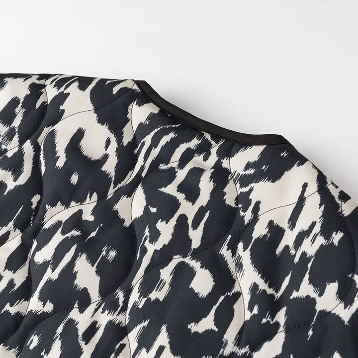Veste matelassée pour femmes au motif léopard moderne Chic & Stil