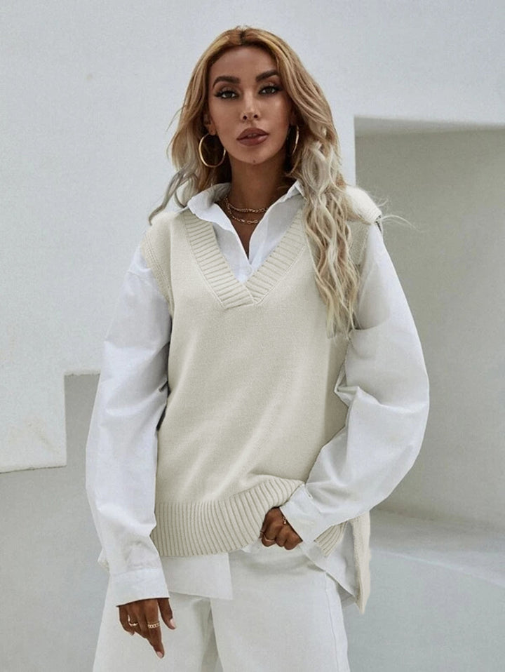 Knit sweater for women with V-neck and casual fit Lune London