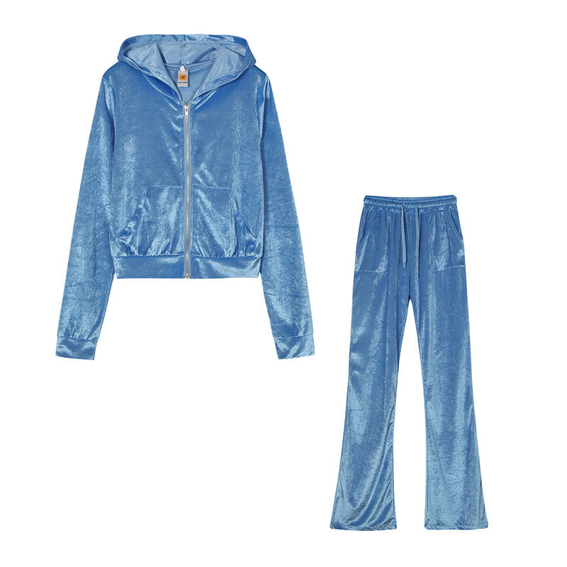 Women's sports set in velvet hoodie and loose jogger pants Lune London