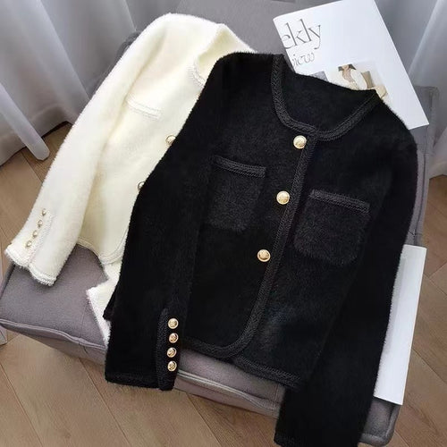 Ladies Elegant cardigan with golden buttons and fine texture Amarae