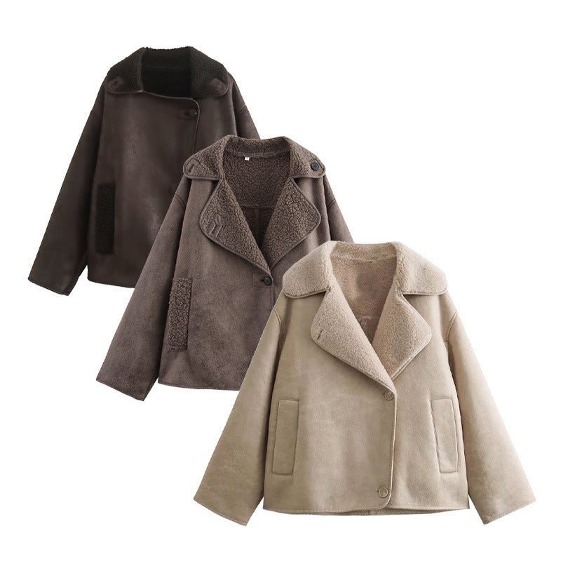 Faux fur jacket for women with an elegant collar and practical pockets Lune London