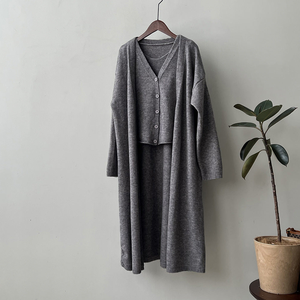 Robe en tricot pour femmes avec cardigan et patte de bouton Chic & Stil