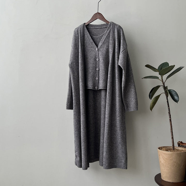 Ensemble tricot pour femmes avec décolleté en V et détail de boutons Chic & Stil