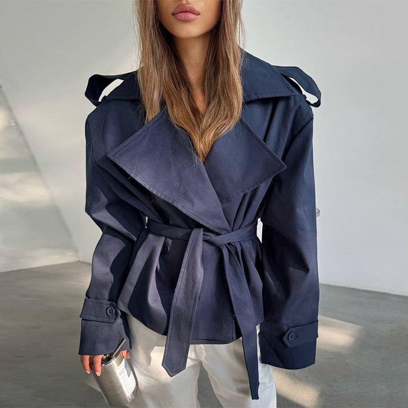 Ladies Elegant Trench-coat with belt at the waist and loose fit Lune London