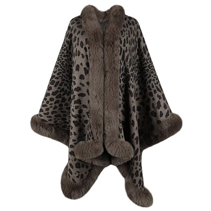 Ladies cozy poncho with luxurious faux fur trim and leopard print Lune London
