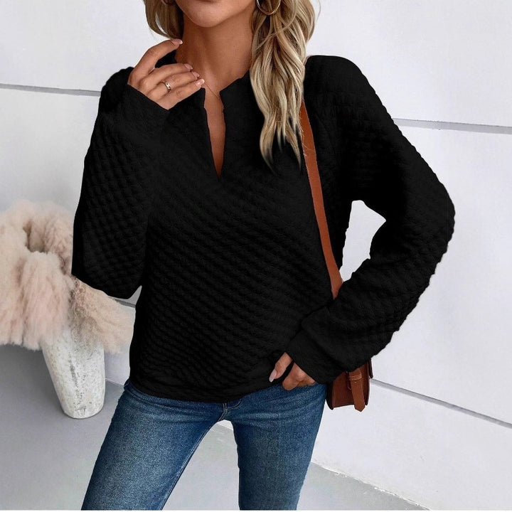 Casual sweater for women with textured design and high collar Lune London