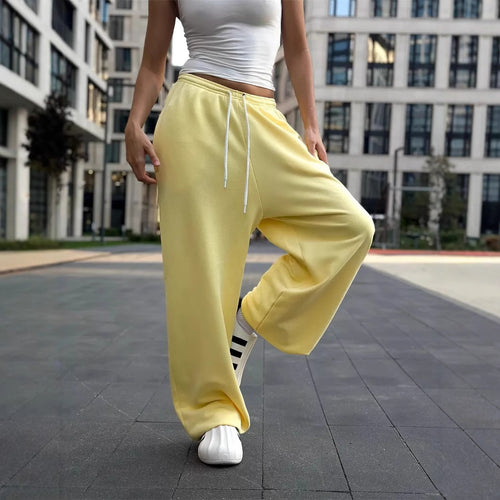 Comfortable and casual leisure pants for women with elastic waist and loose fit Amarae