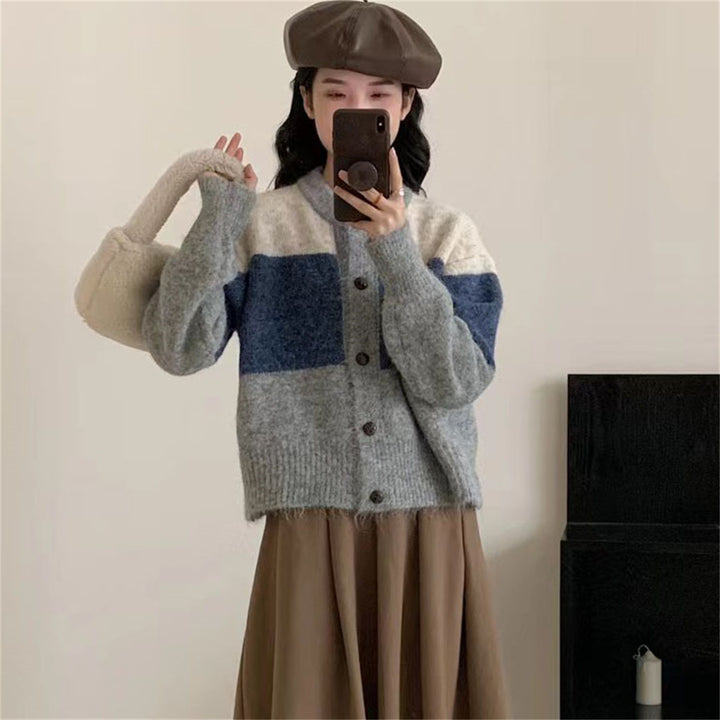 Cardigan en tricot épais pour femmes avec fermeture à boutons et design tendance en bloc de couleur Chic & Stil