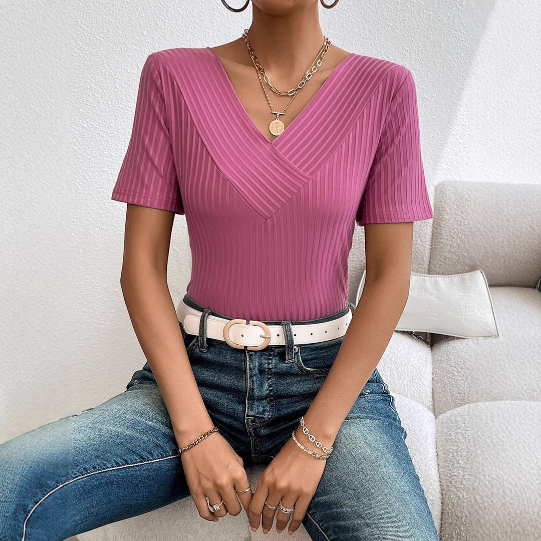 Elegant V-neck T-shirt for women with pleated texture Chic & Stil