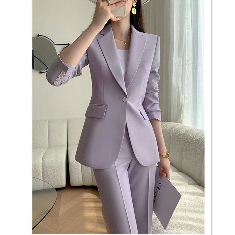 Ensemble de costume pour femmes deux pièces avec coupe élégante Chic & Stil