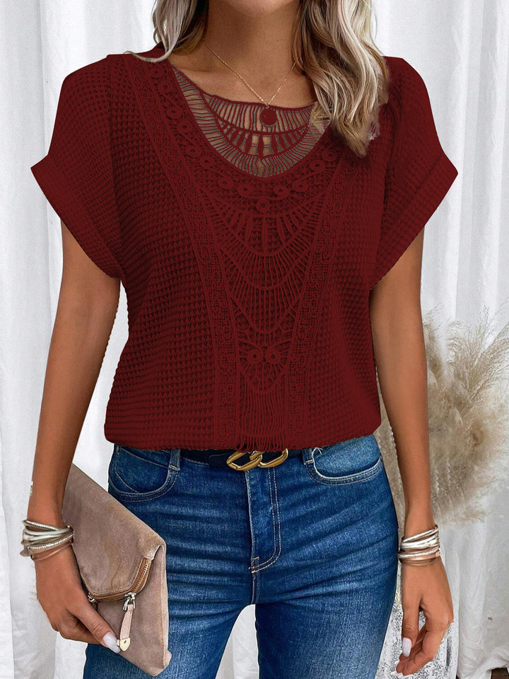 Top à encolure croisée pour dames avec un motif en crochet raffiné Lune London