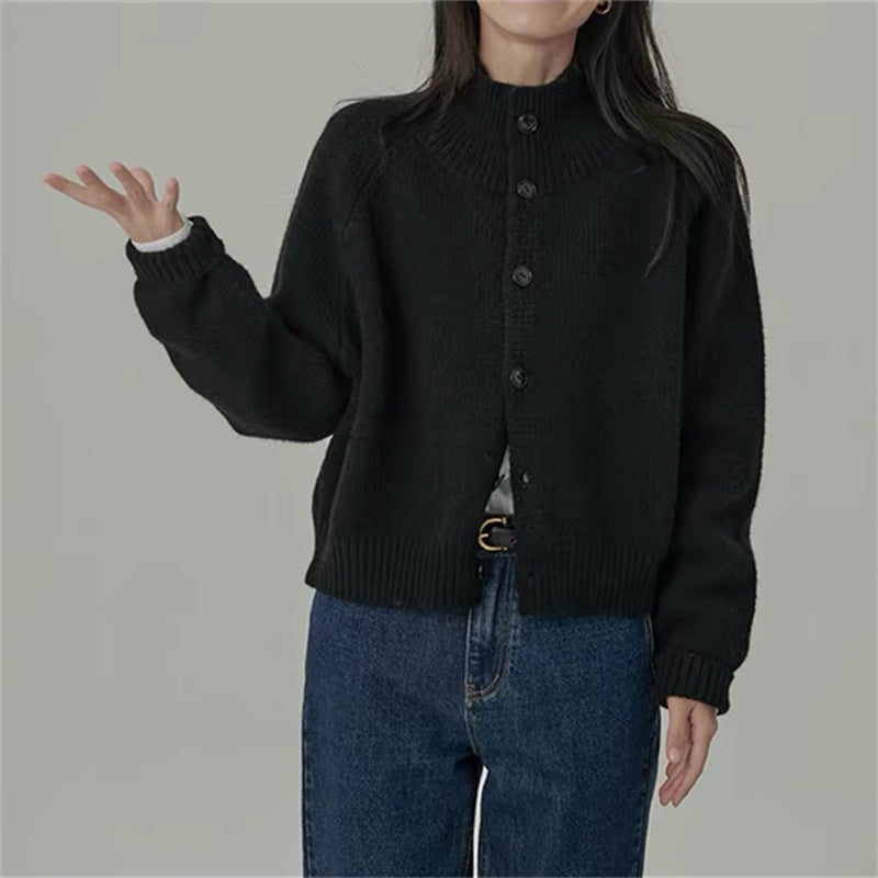 Cardigan pour femmes avec col haut et grands boutons en bois Chic & Stil