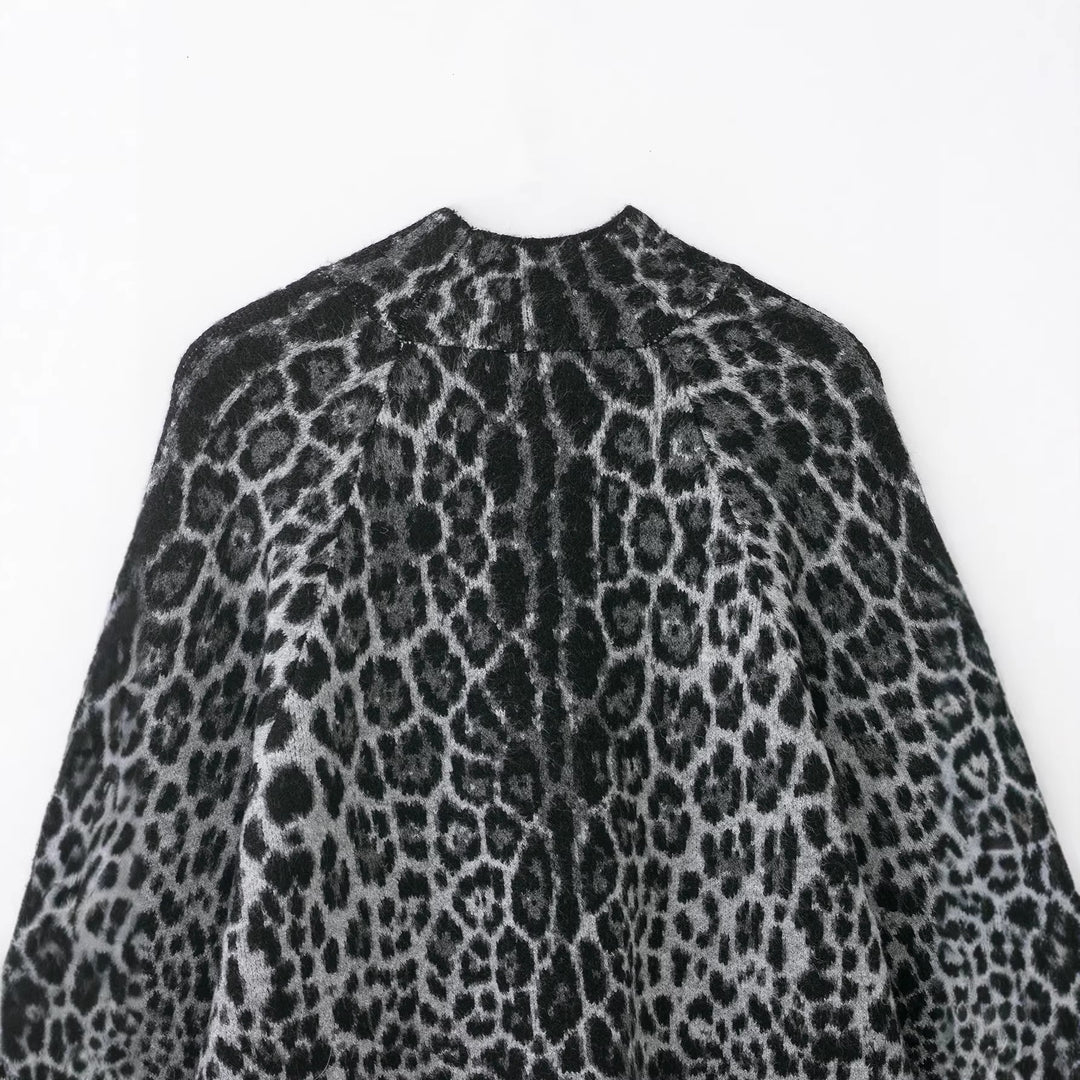 Women Cape-Poncho with Leopard Jacquard and Stand-up Collar Amarae