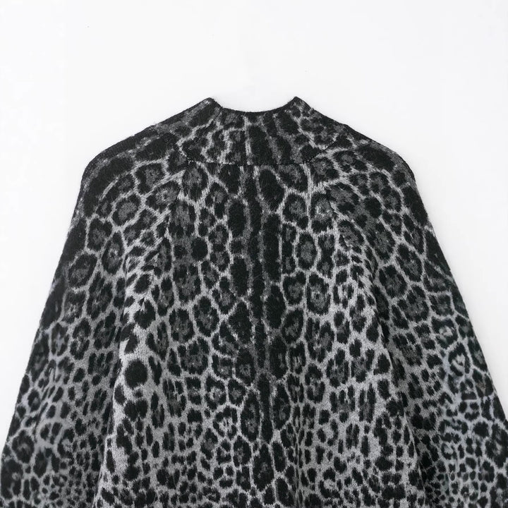 Women Cape-Poncho with Leopard Jacquard and Stand-up Collar Amarae