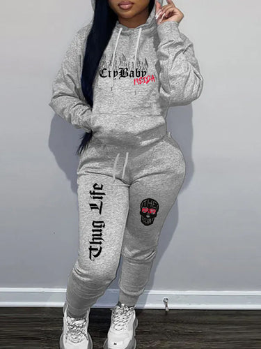 Women Sporty Hoodie and Jogging Set with Creative Print Amarae