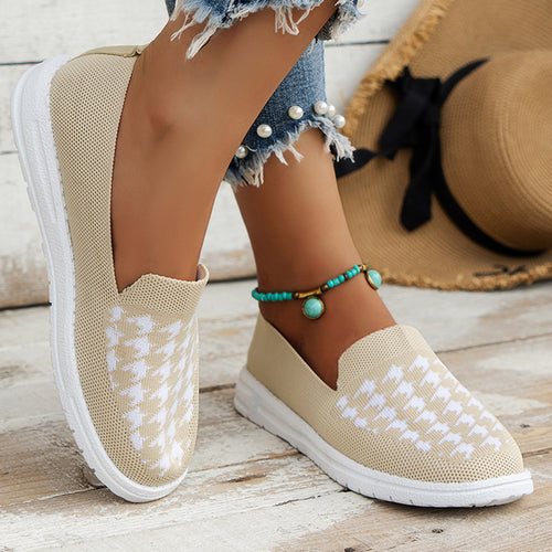 Comfortable slip-on sneakers for women with a modern houndstooth pattern Amarae