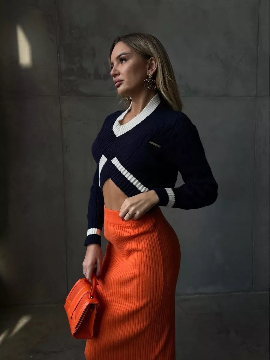 Short knitted sweater for women with V-neck and contrasting stripes Lune London