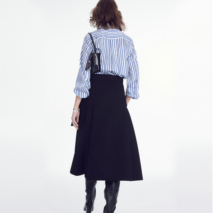 Blouse Élégante Femme avec Fines Rayures et Patte de Boutonnage à la Mode Chic & Stil