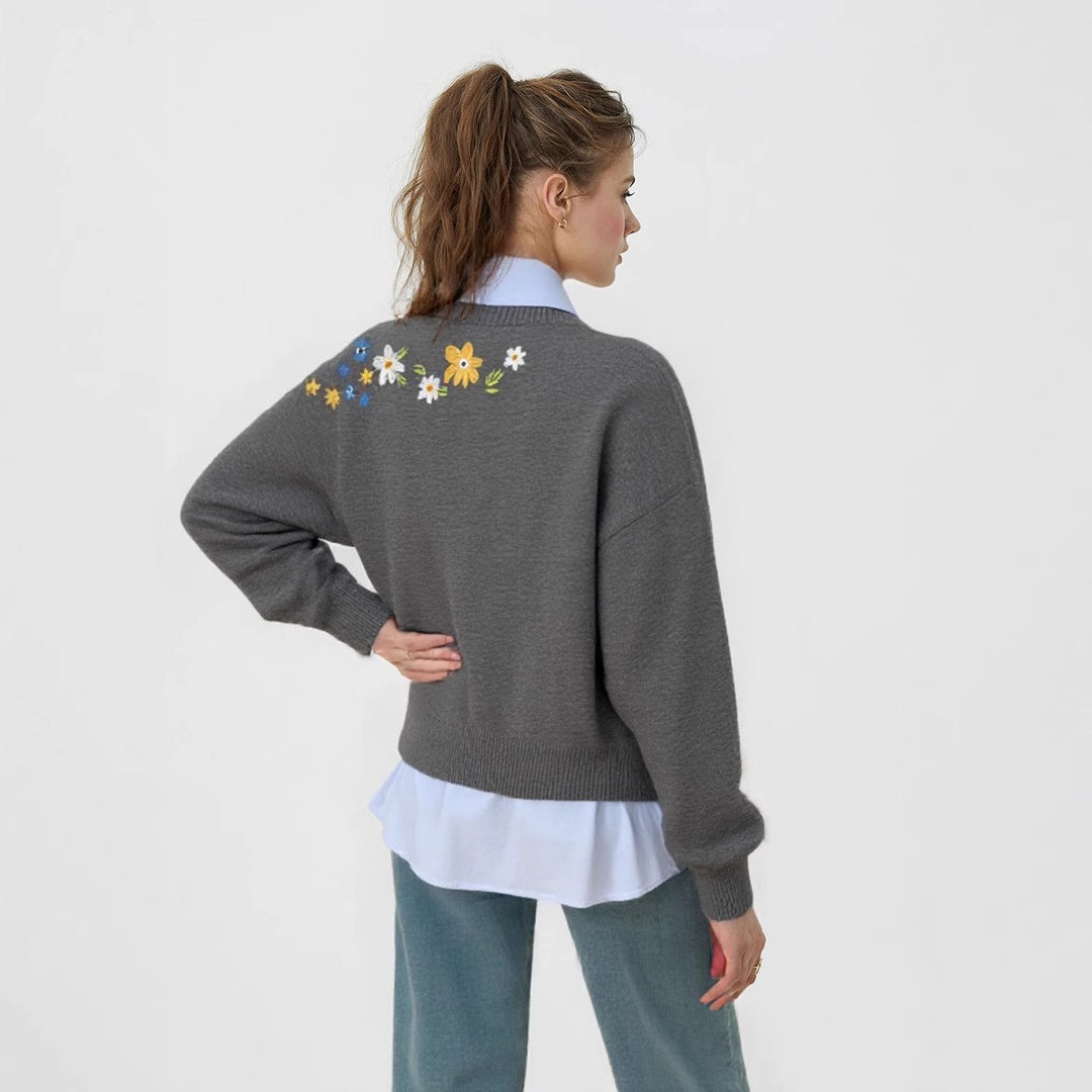 Knitted sweater for women with floral embroidery and a relaxed fit Lune London