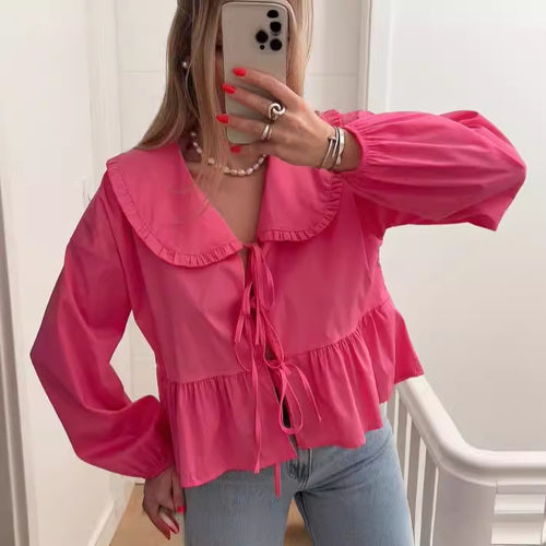 Blouse ludique pour femmes avec ourlet à volants et fermeture par nœud Chic & Stil