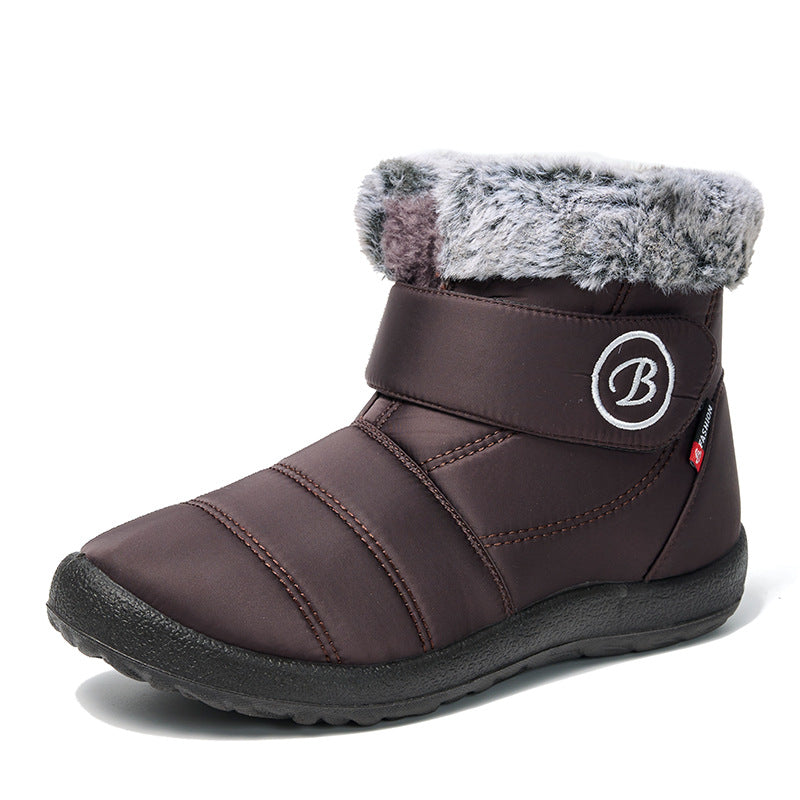 Insulated winter boots for women with practical velcro closure and warm fleece lining Lune London
