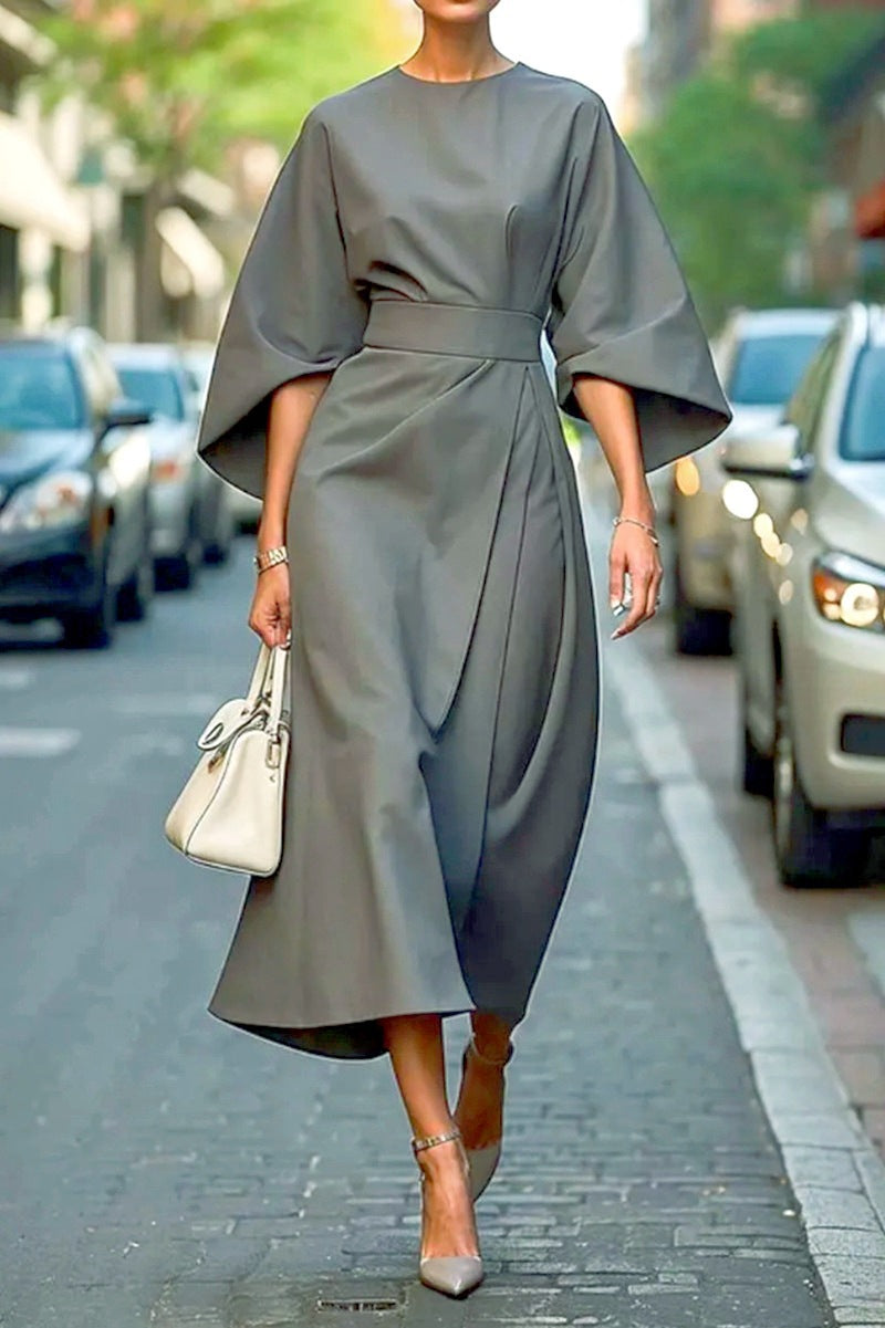 Elegant maxi dress for women with loose fit and belt at the waist Lune London