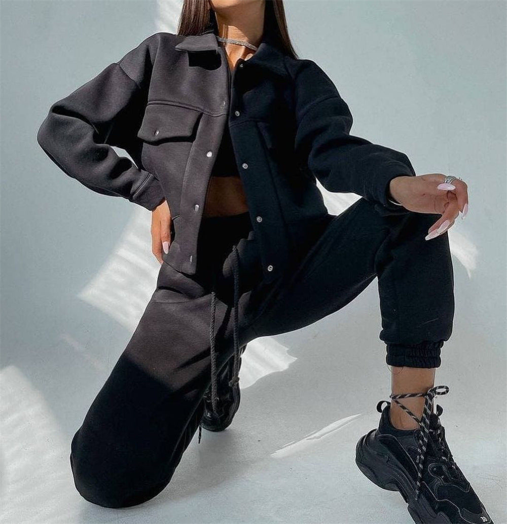 Women's sporty leisure set with a trendy jacket and comfortable joggers Lune London