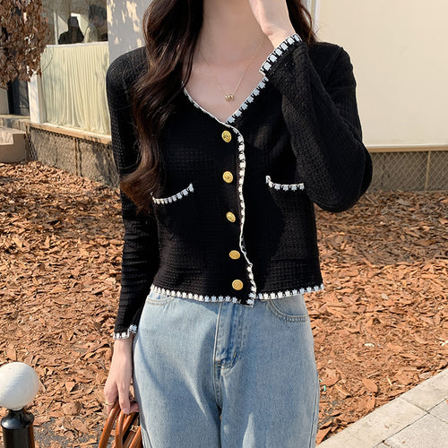 Ladies fashionable cotton cardigan with button details Chic & Stil