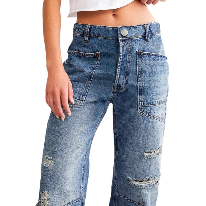Trendy Mom jeans for women with distressed details and a low cut Lune London