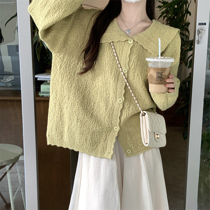 Ladies soft and structured cardigan with large collar Lune London
