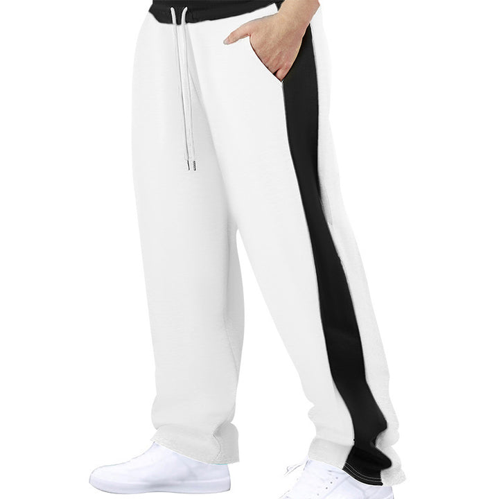 Comfortable sports sweatpants for men with elastic waistband and practical pockets Lune London