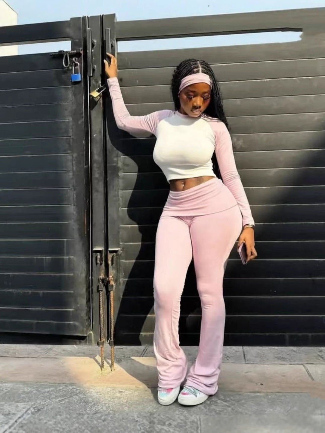 Ensemble sportif et à la mode pour femmes avec manches longues Chic & Stil