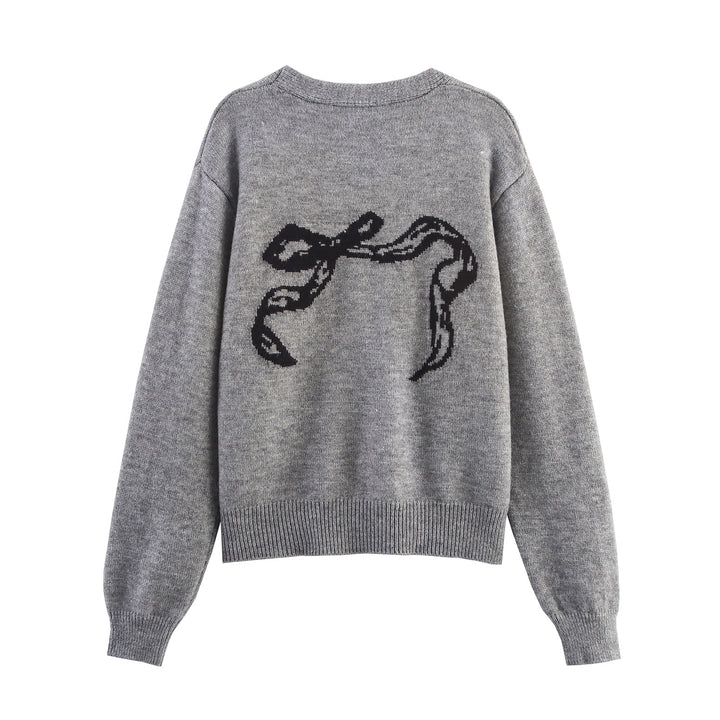 Ladies cozy knit pullover with an elegant V-neck and a decorative cut Lune London