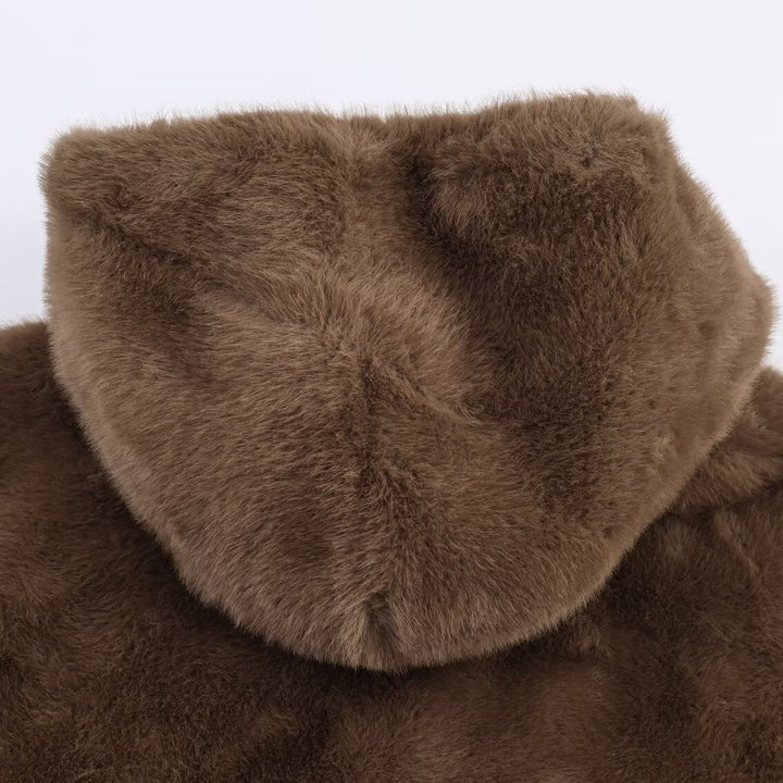 Ladies Cozy and luxurious faux fur jacket with hood and practical pockets Lune London