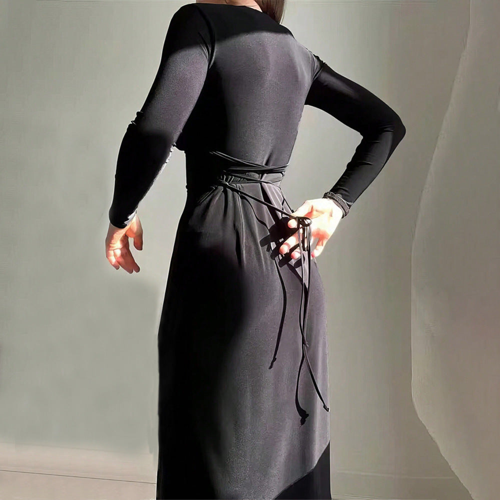 Robe midi élégante pour femmes avec décolleté en V profond et manches longues Chic & Stil