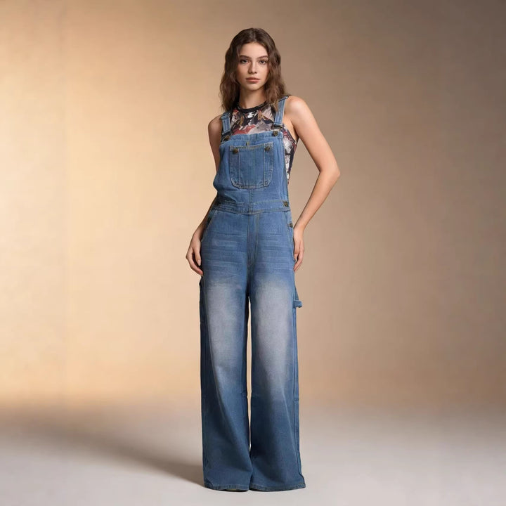 Women's overalls in a casual oversized cut with functional side pockets Lune London