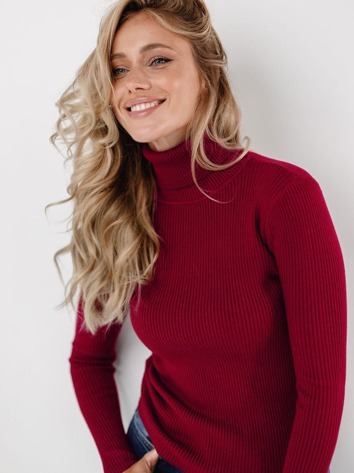 Elegant ribbed blouse for women with high collar and fitted cut Lune London