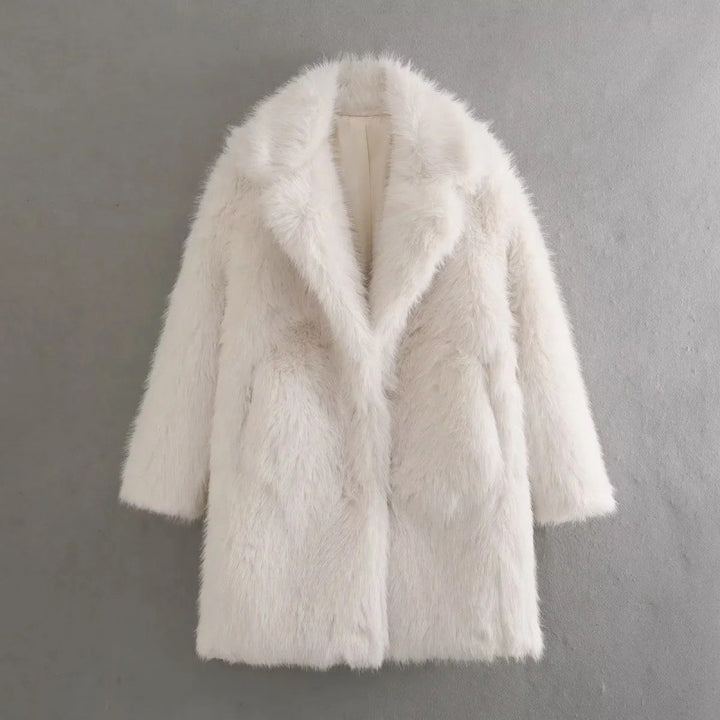 Ladies Plush Clothing with Elegant Lapels and Generous Pockets Lune London