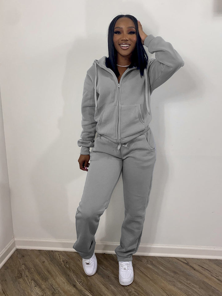 Women's sportswear with convenient zipper and elastic waistband Lune London