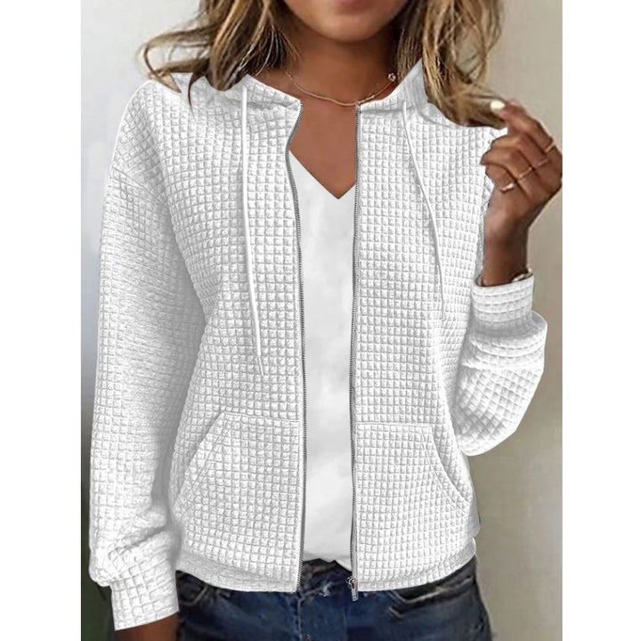 Women's sporty hoodie jacket in waffle-textured sweatshirt with practical pockets Lune London