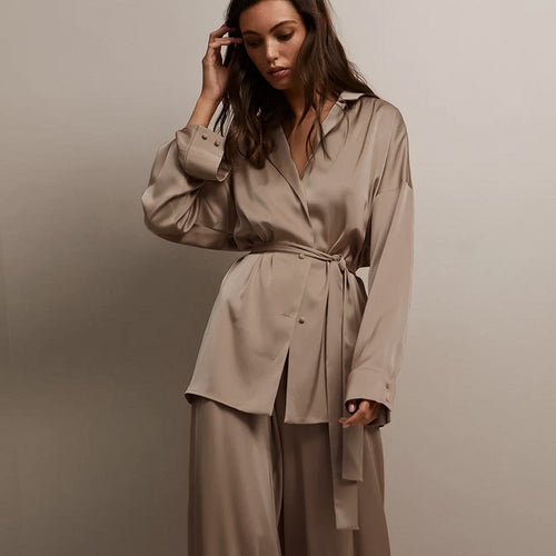 Ladies Luxurious Satin Suit Set with Loose Fit and Chic Fashion Details