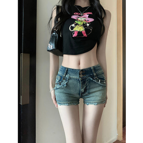 Women’s casual denim shorts with contrasting details and fashionable cut