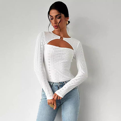 Chemise à manches longues pour femmes avec des détails découpés décoratifs et un tissu en coton confortable Chic & Stil