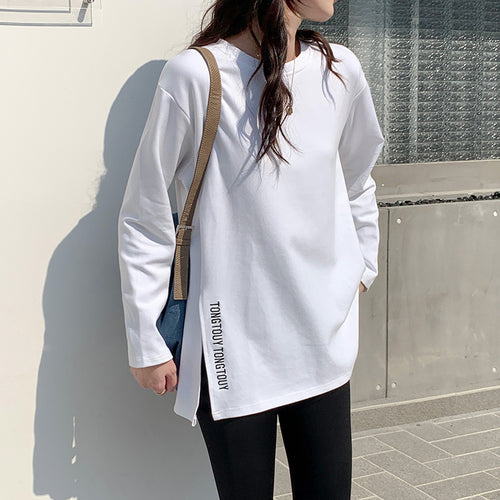Women's casual long sleeve shirt with asymmetrical cut and all-over design Chic & Stil