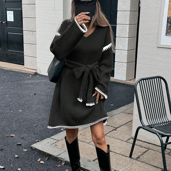 Robe tricotée pour femme avec ceinture et col en V Chic & Stil