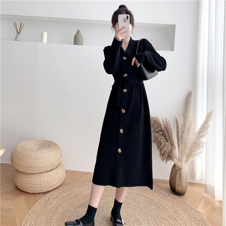 Robe tricotée longueur genou pour femmes avec boutons et ceinture Chic & Stil